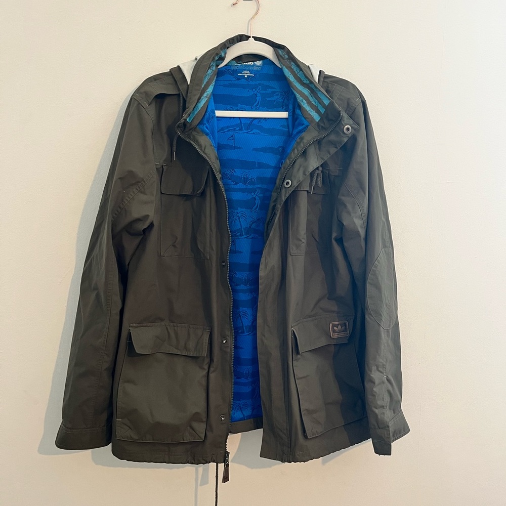 Adidas Men’s spray jacket size M